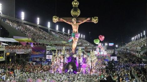 Mangueira pretende fazer desfile virtual em 2021