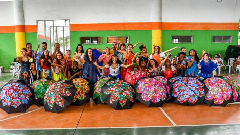 COMUNIDADE QUEIMADENSE SE MOBILIZA PARA CRIAÇÃO DE UM NATAL COLETIVO