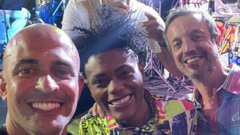 Contagem regressiva para o carnaval da Sapucaí.