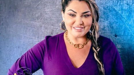 Empresária e coaching é exemplo de força da mulher no comando de negócios, administrando dois salões e dando dicas de cuidados e autoestima