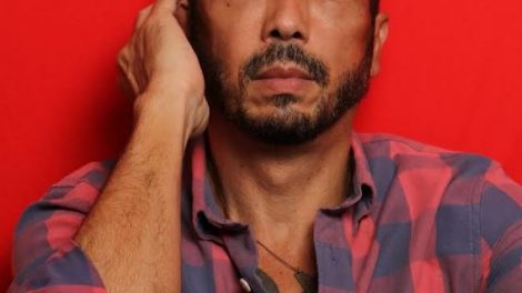 Gratidão, esse é o sentimento do ator Marcus Anoli, que está no espetáculo “Quero vê-la sorrir – O Musical” em cartaz no Teatro Claro Rio. O ator, que interpreta Robert Livi, empresário, e figura de extrema importância na trajetória de sucesso de Sidney Magal, comemora o sucesso da produção que ganhou exibições extras durante a temporada.