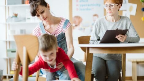 Psicóloga Bia Morais fala sobre o TDAH em crianças com idade escolar