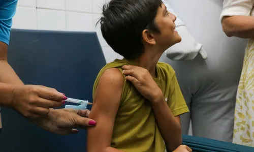MunicÃ­pio do Rio inicia vacinaÃ§Ã£o contra a dengue em