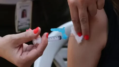 Estado do Rio de Janeiro recebe lote com 230 mil doses da