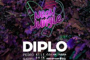 DIPLO NO MORRO DA URCA - RJ
