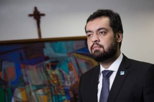 julgamento no TRE, 'CPI do fim do mundo' e briga com vice