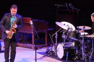Baptiste Herbin revisita o mundo de Django Reinhardt com o Django Trio na Audio Rebel
