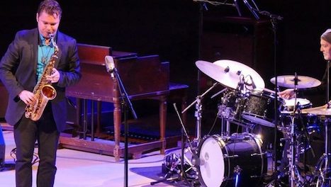 Baptiste Herbin revisita o mundo de Django Reinhardt com o Django Trio na Audio Rebel