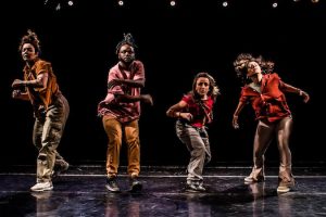 MOSTRA DE DANÇA - BPM - BATIDA POR MINUTO - CAXIAS