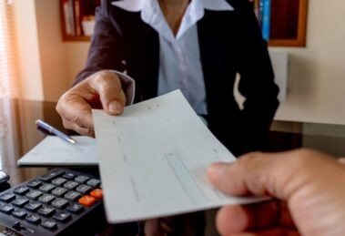 O que verificar antes de fazer o depósito de cheque em uma conta digital