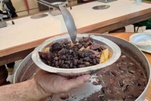 Quartas de dignidade com o Comida no Prato