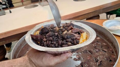 Quartas de dignidade com o Comida no Prato