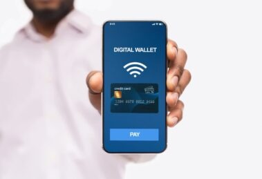 Diferença entre guardar dinheiro e ver rendimentos na carteira digital