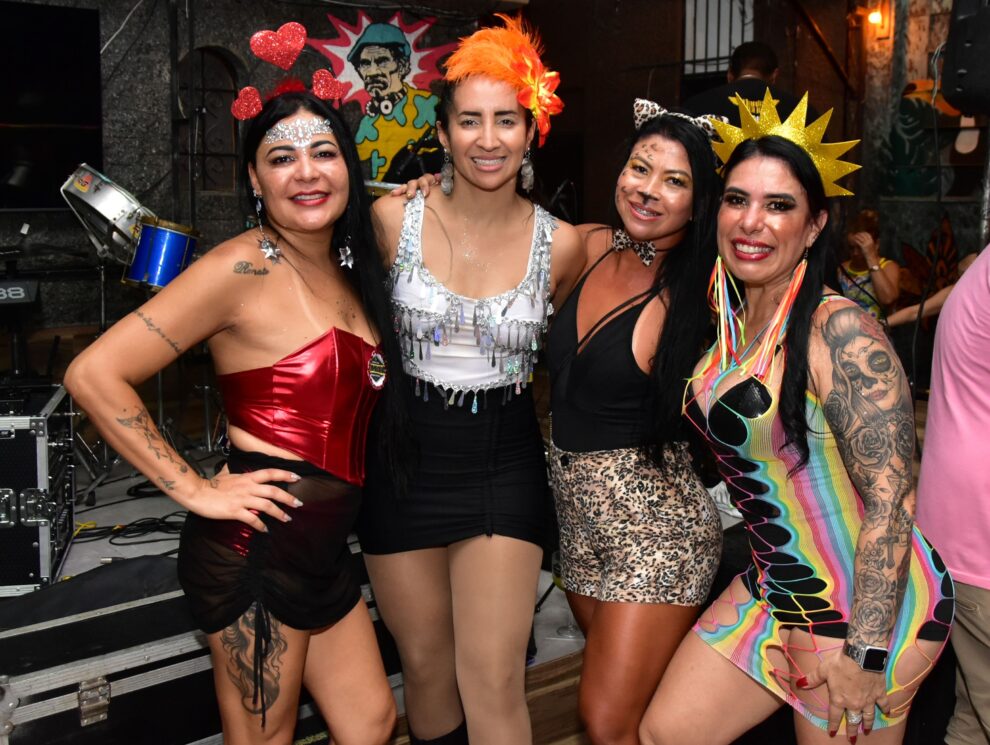 Mulheres lindas com a cantora Maju